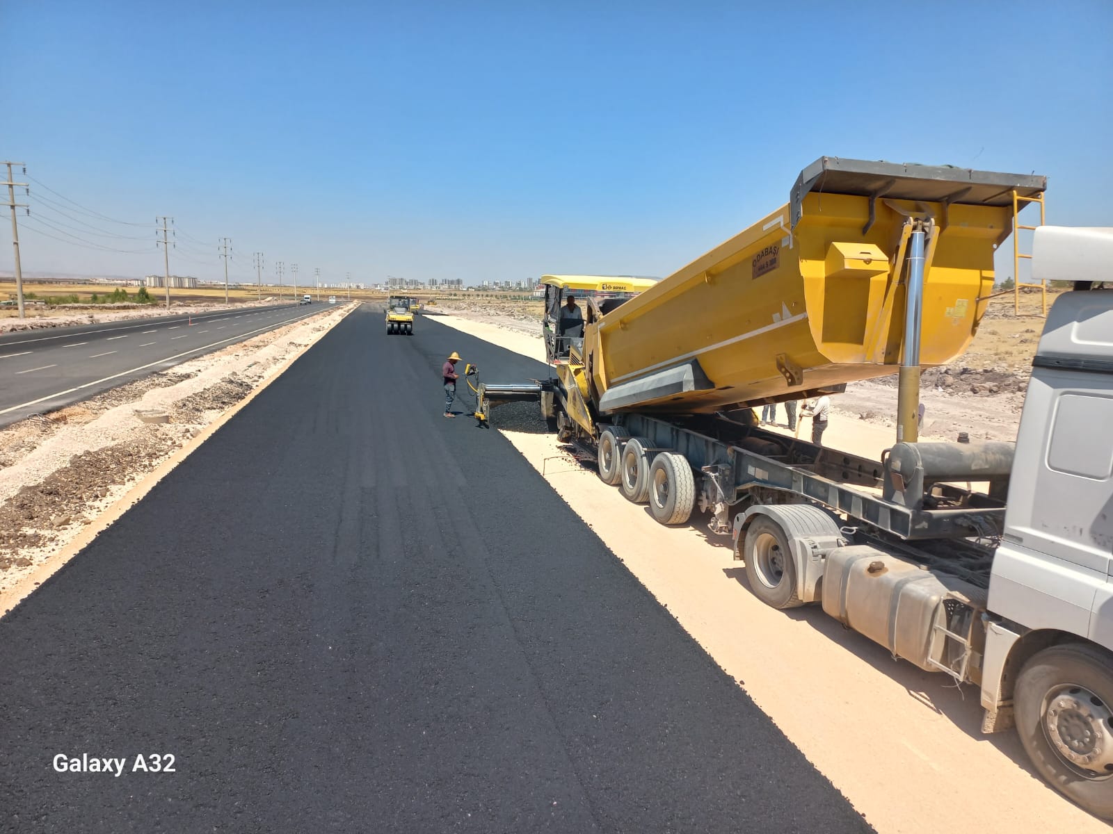 Diyarbakır-Ergani) Ayr-Eğil Yolu Km:0+000-21+769 Arası İle Ziyaret Yolu Km:0+000-2+350 Arası Kesimlerin Yapım İkmal İşi