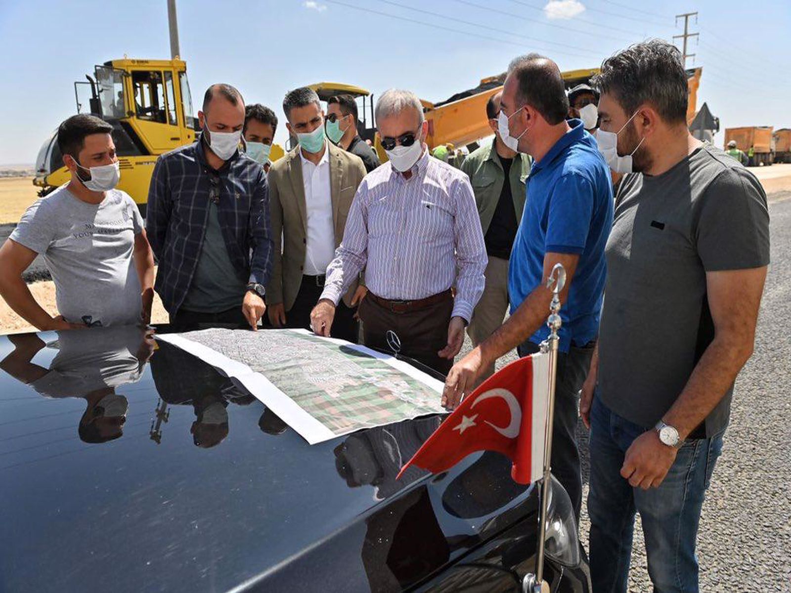 Valimiz Sn. M&uuml;nir Karaloğlu'dan Şehir İ&ccedil;i &Ccedil;alışmalarımızı Ziyaret