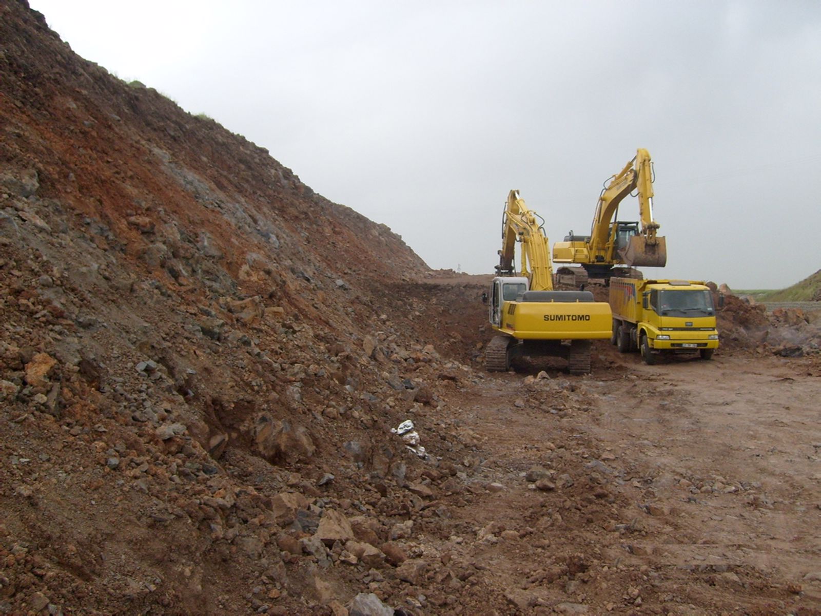 Diyarbakır-Siverek Yolu Km:7+300-32+500 Arası Plentmix, Alttemel, Temel, Banket Ve &Ccedil;ift Kat Sathi Kaplama Yapımı